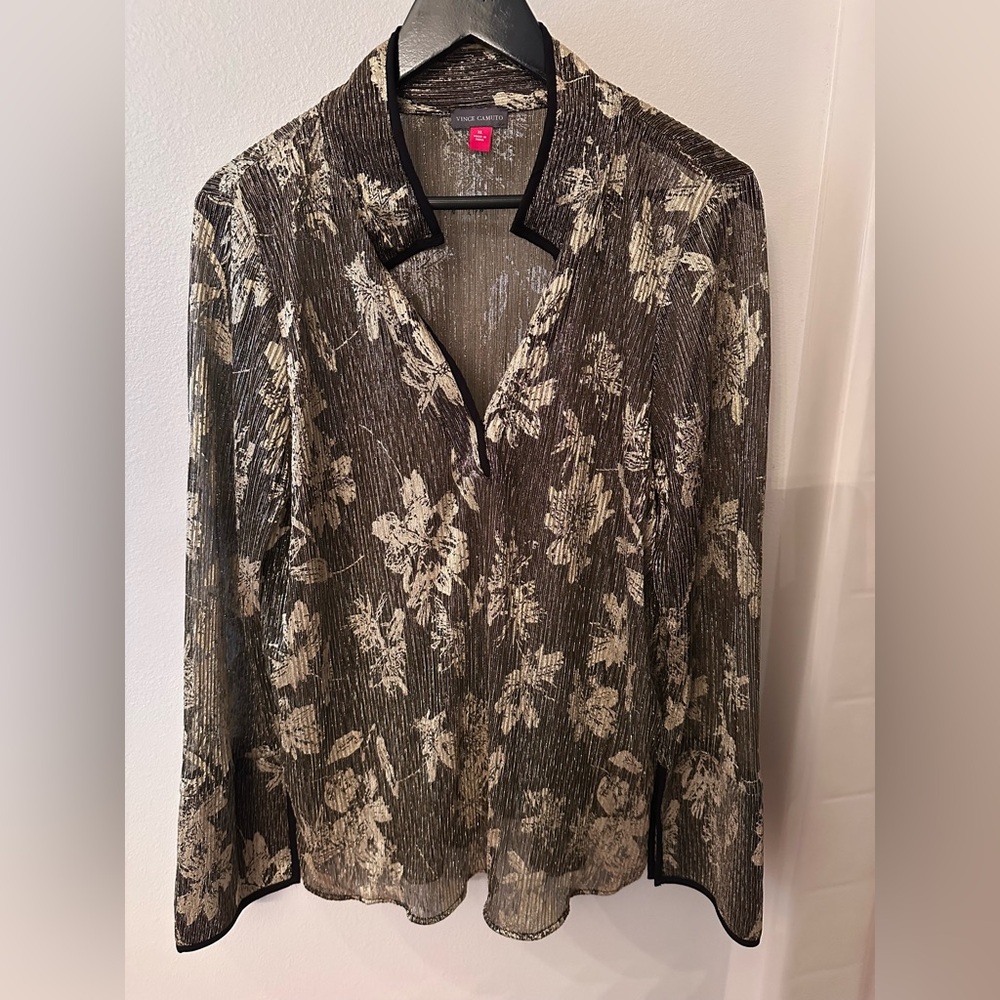 Like new Vince Camuto top